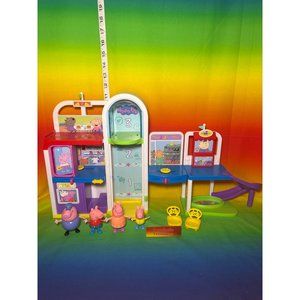 Peppa Pig Mall Playset with Figures